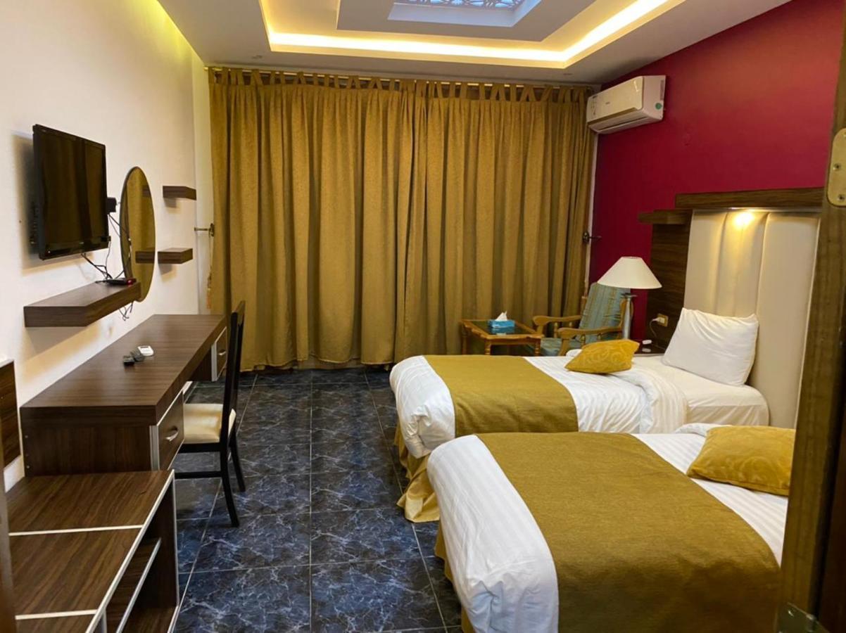 Al Anbat Hotel & Restaurant Wadi Musa Zewnętrze zdjęcie