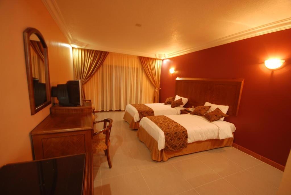 Al Anbat Hotel & Restaurant Wadi Musa Zewnętrze zdjęcie