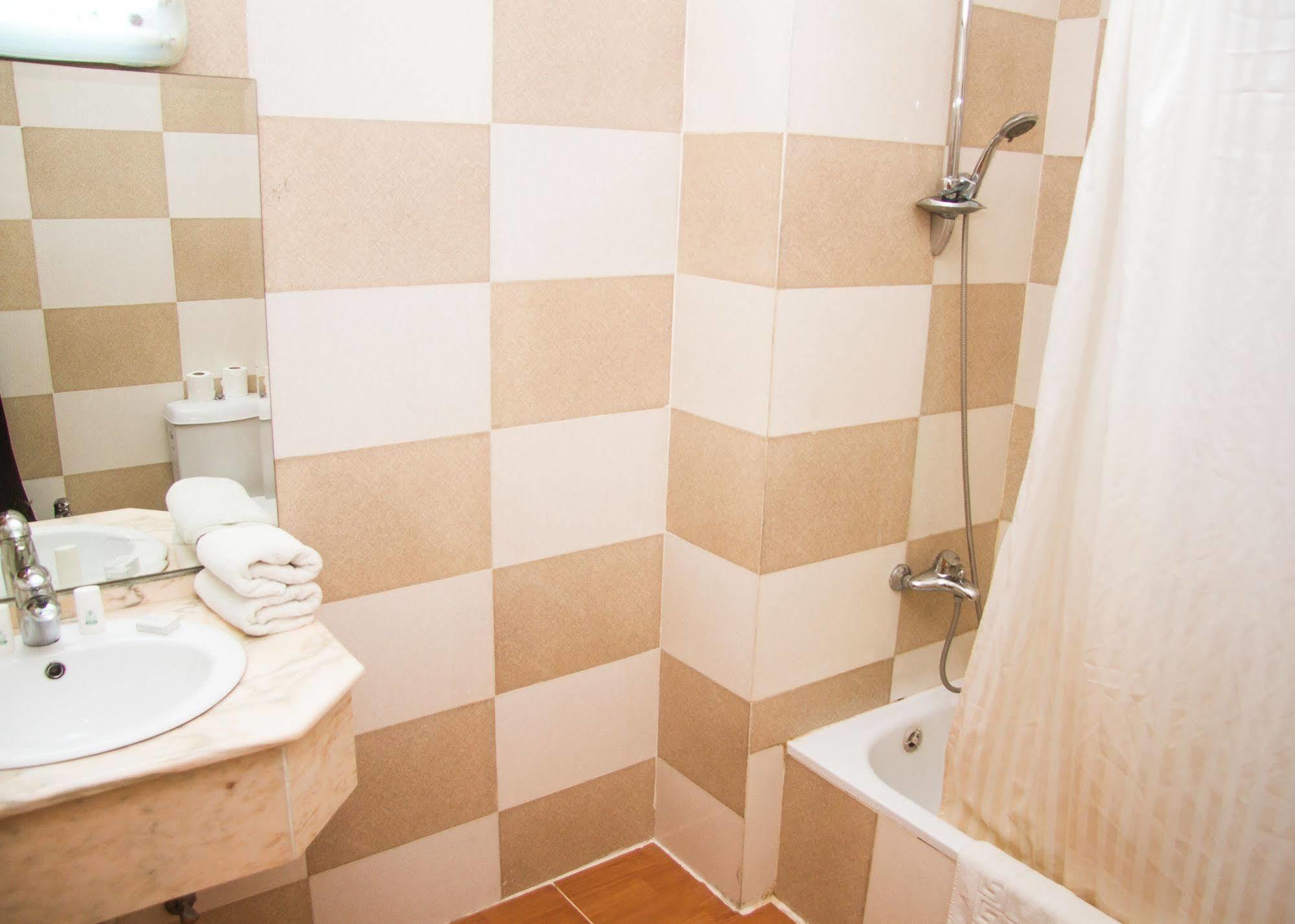 Al Anbat Hotel & Restaurant Wadi Musa Zewnętrze zdjęcie