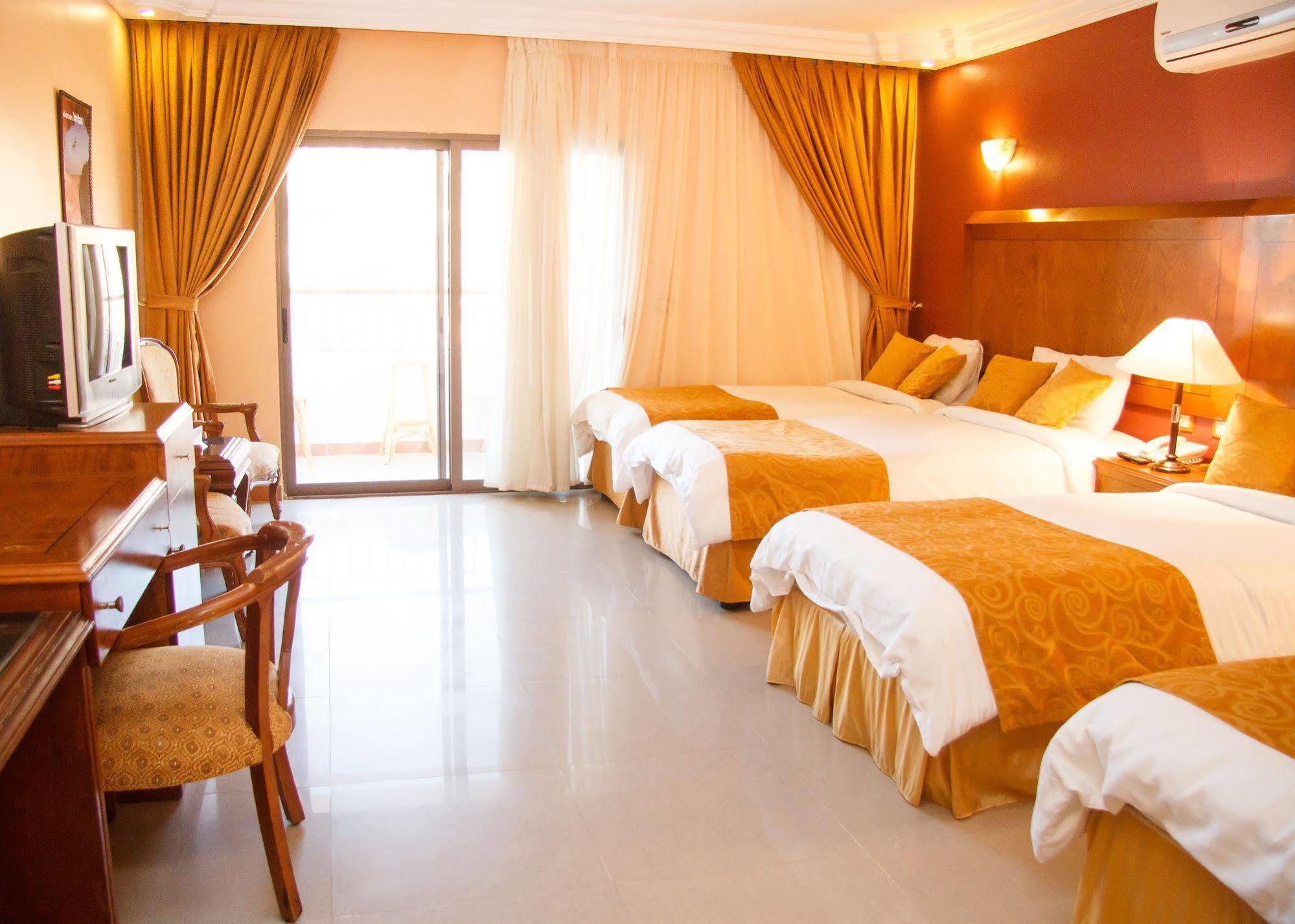 Al Anbat Hotel & Restaurant Wadi Musa Zewnętrze zdjęcie