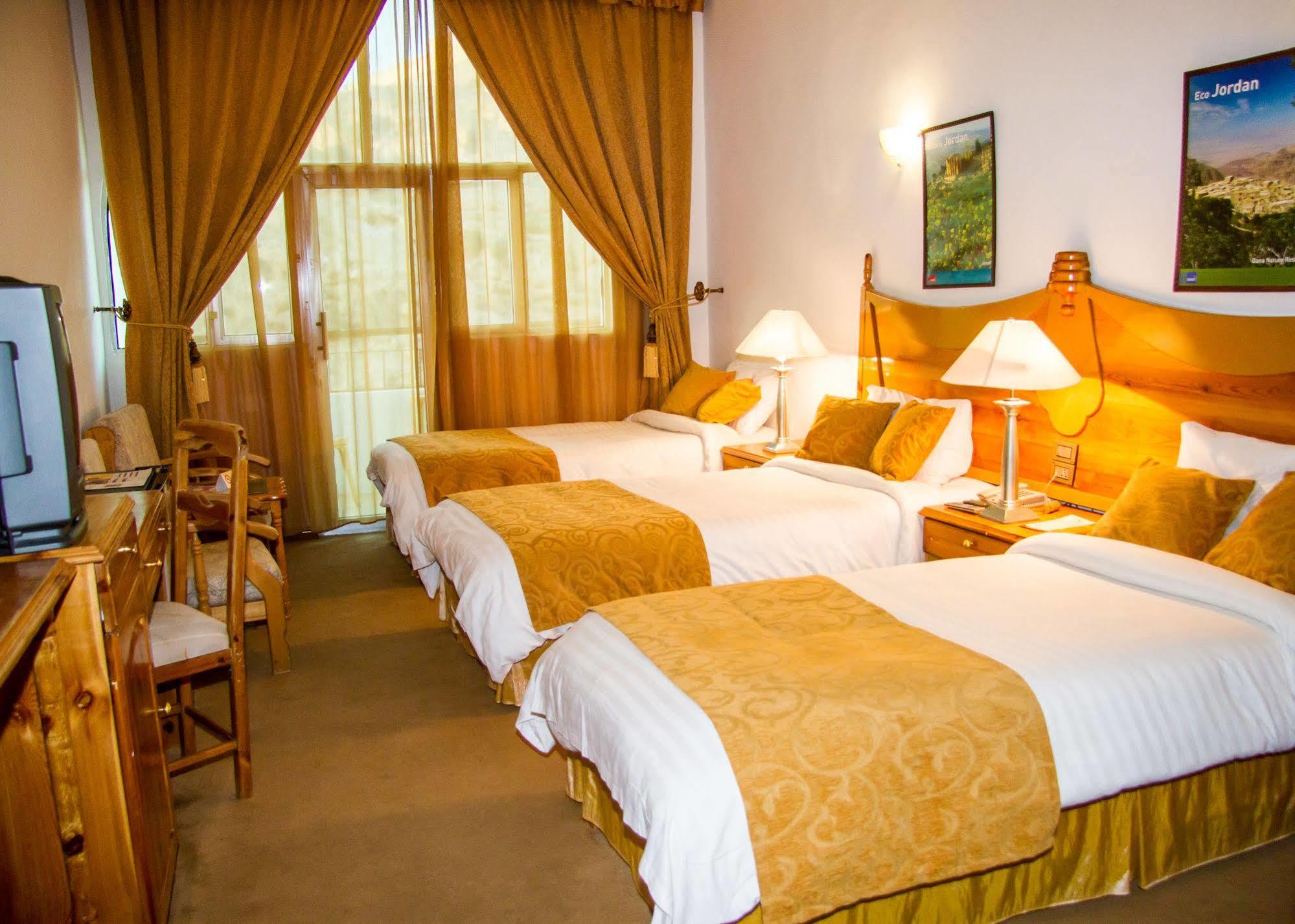 Al Anbat Hotel & Restaurant Wadi Musa Zewnętrze zdjęcie